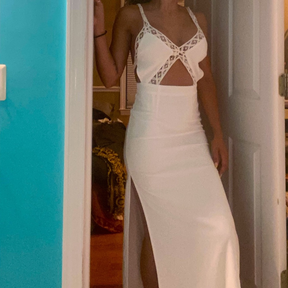 Sabo Skirt • Maxi white double lined dress with lace & cut out top